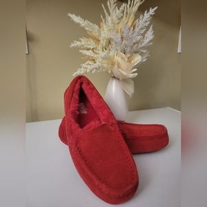 Ugg mocassin red slipper shoes size 5, 6 or 9